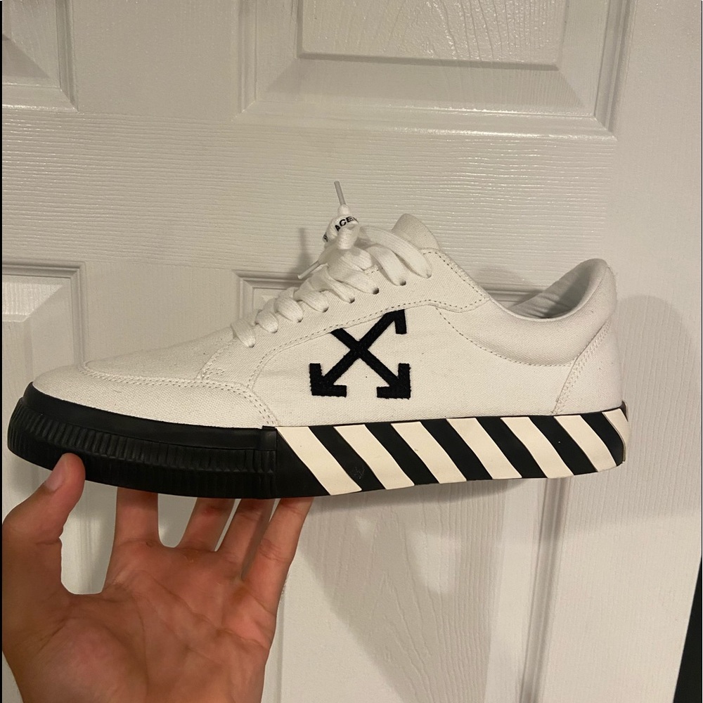 Off White Vulc Low Canvas